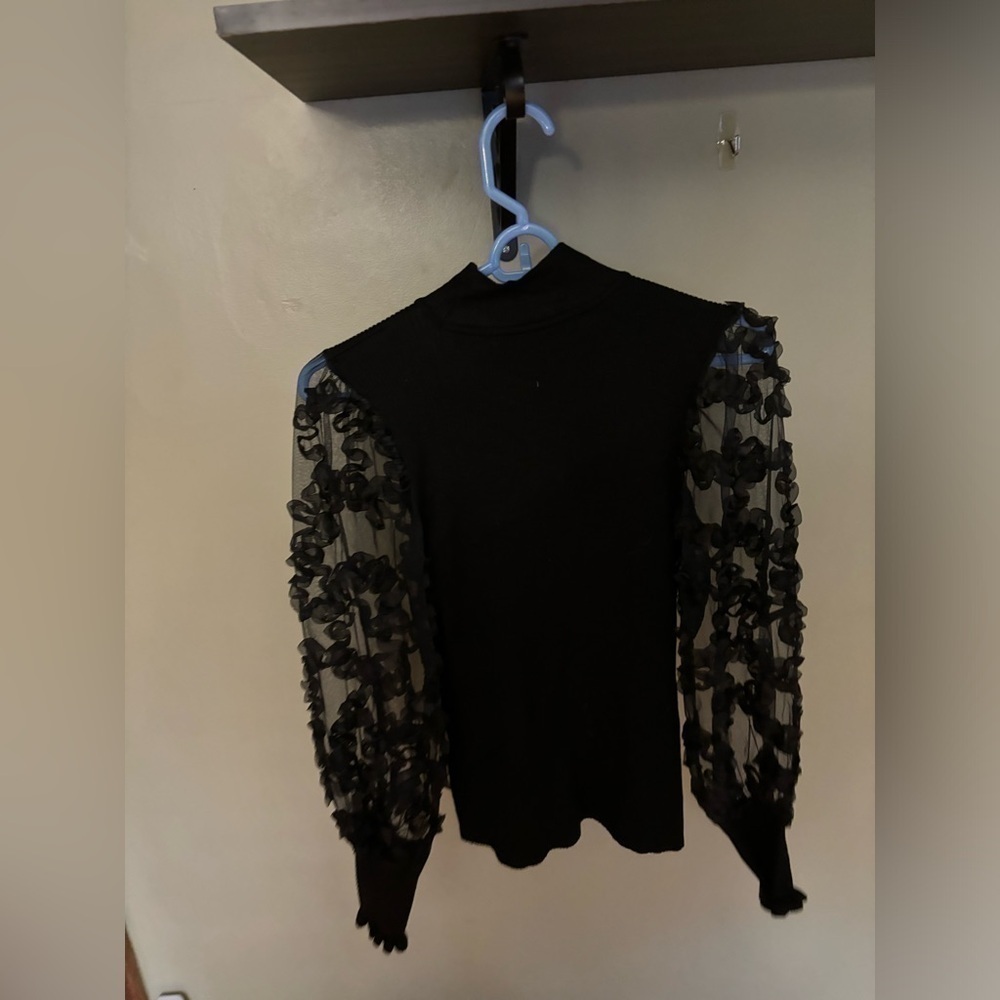 Almost Famous™ Rib Flock Illusion
Sleeve Sweater